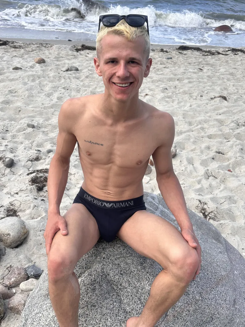 Just a cute guy looking for attention posted by WildRoseCinder