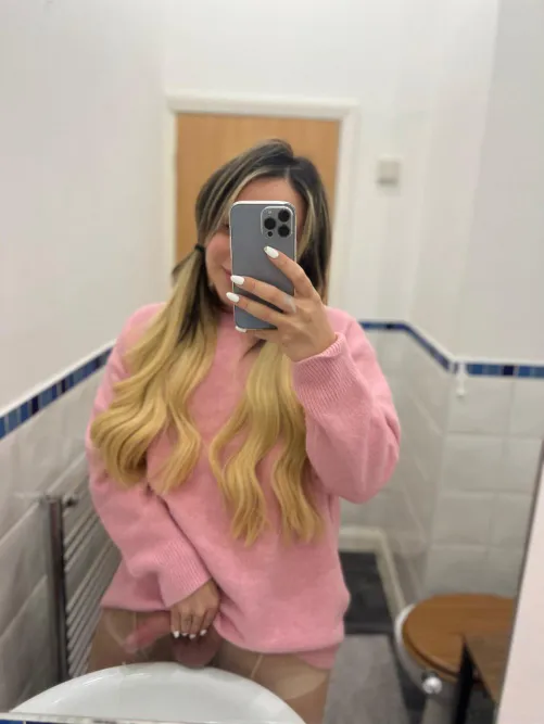 Just a cute selfie by rhileyhiles