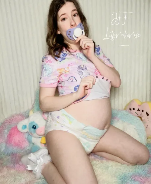 Just a lil preggo baby. by dirtybrookie