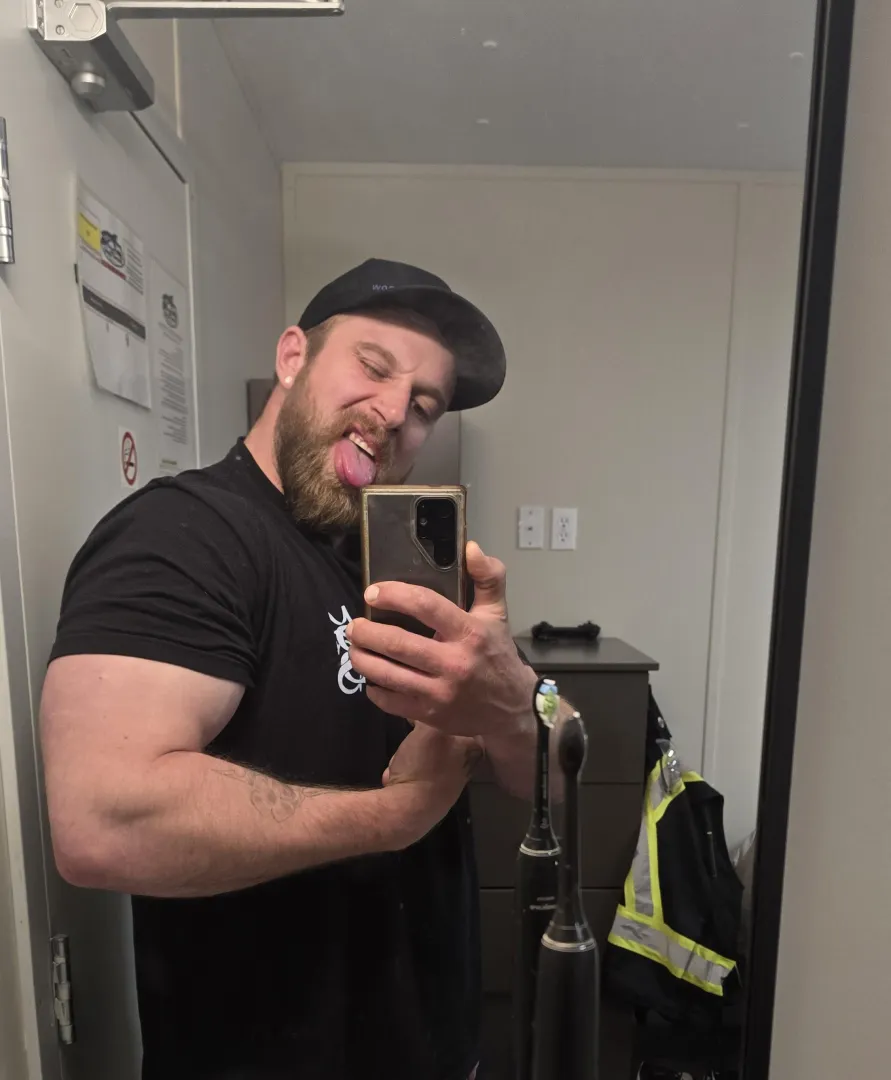 Just a little flex from daddy posted by LadderTraining1924