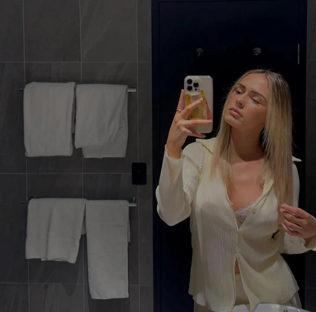 just a little peek posted by Dry-Sector-7137