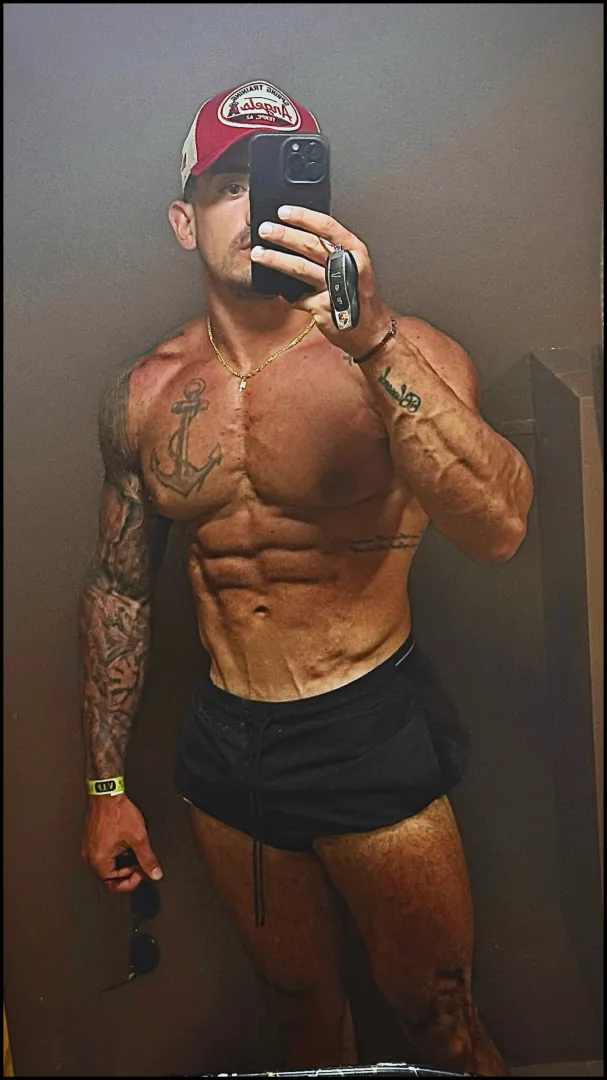 Just a little trouble posted by vellitrap