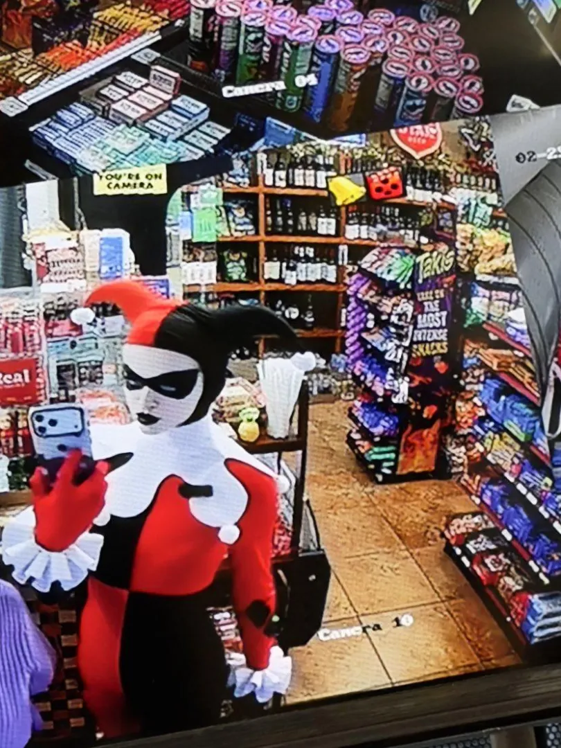 just a normal day in gotham posted by peachjarss