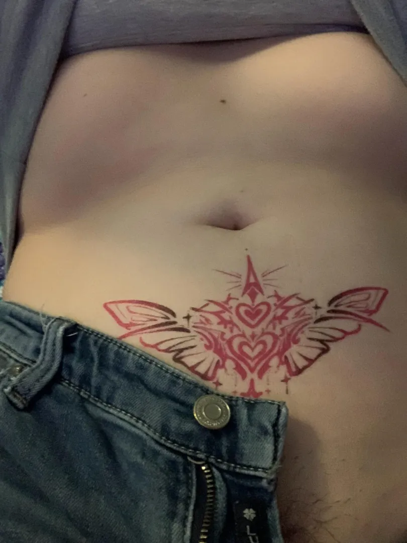 Just a peek before our date tomorrow. posted by windsingr