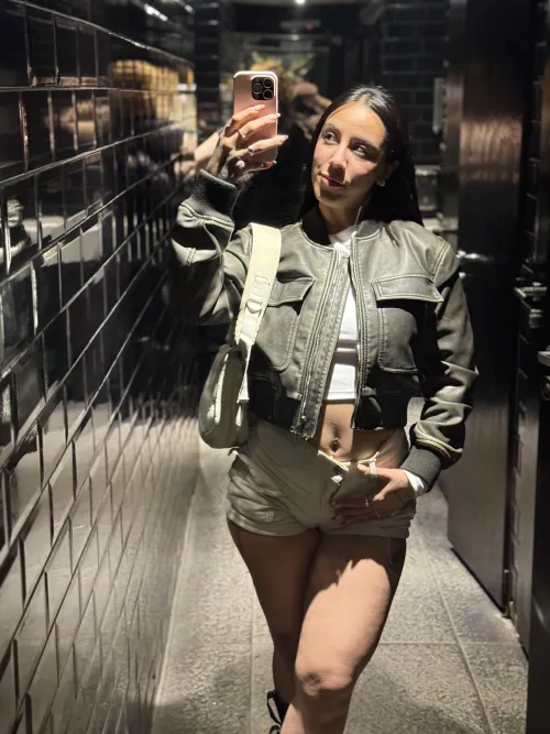 Just a quick peek… by BlueberryGreat9568