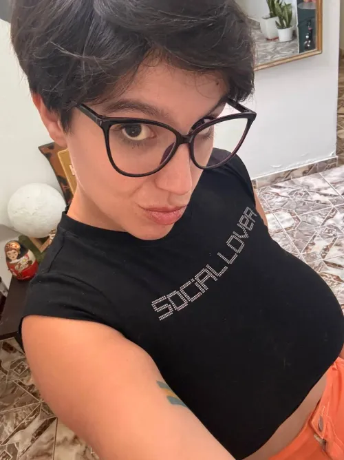 Just a quick selfie… and suddenly you forgot what you were doing. by Inesitaax