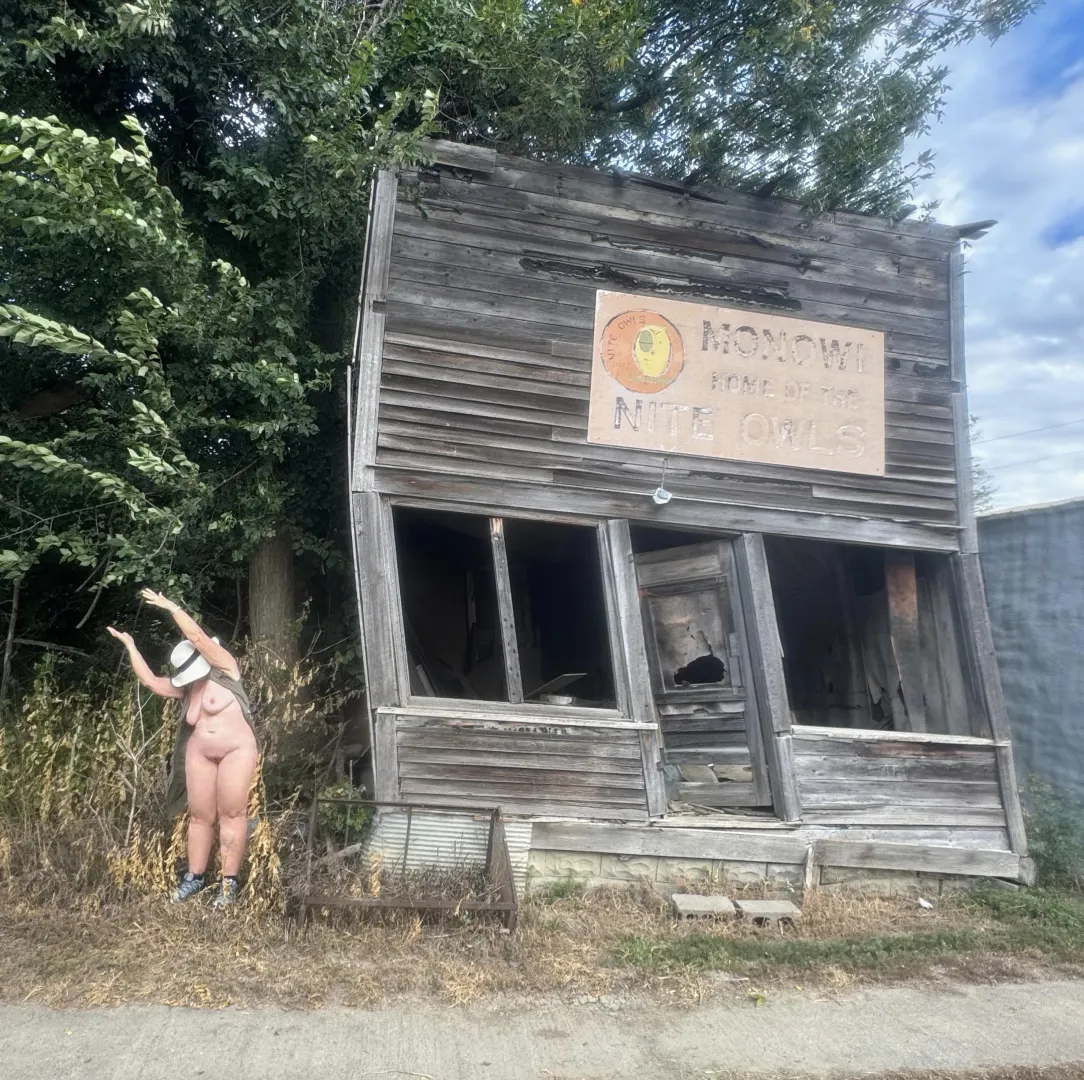 Just a small town girl  posted by MrsDarling55