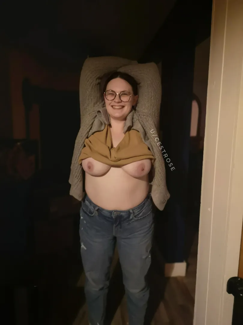 Just an average chubby mom who shares her titties posted by cestrose