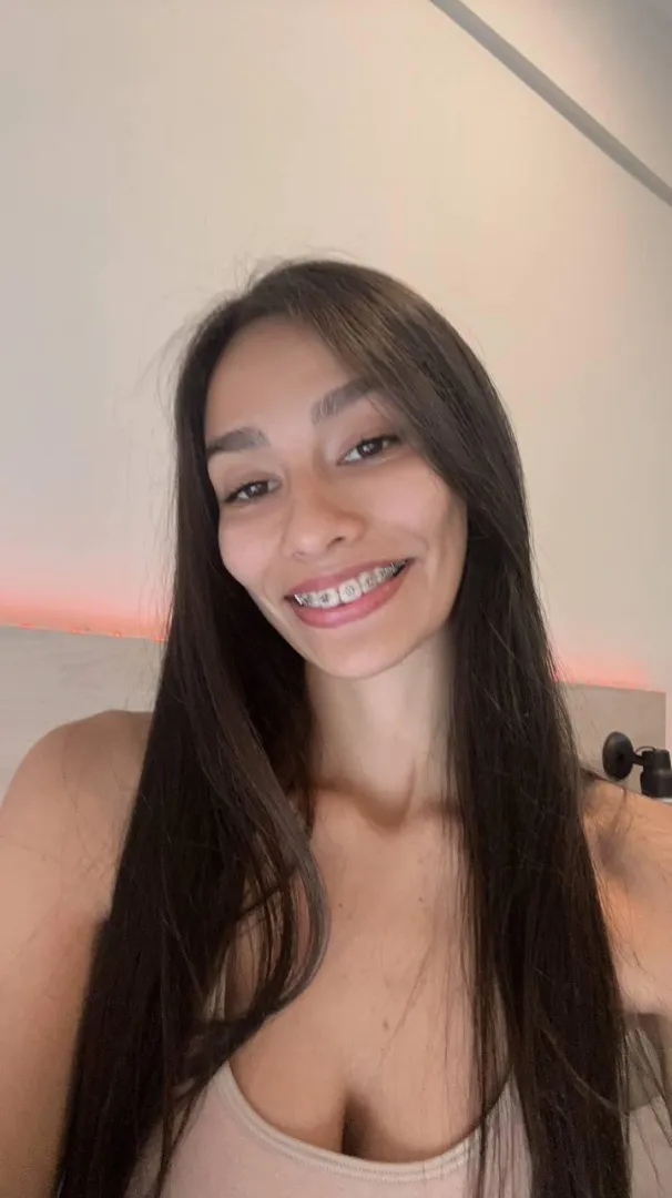 Just an average Happy girl posted by SabrinaY_Official