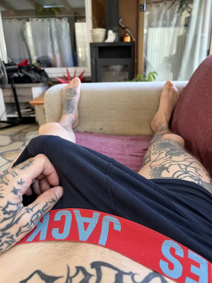 just chilling  posted by Luke_Sakura