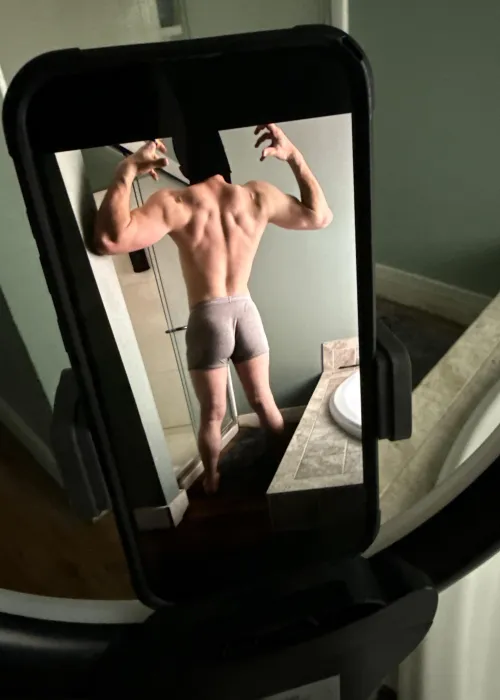 Just doing a little shoot by falvo_trenzz