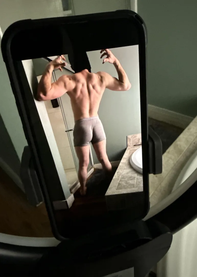 Just doing a little shoot posted by falvo_trenzz