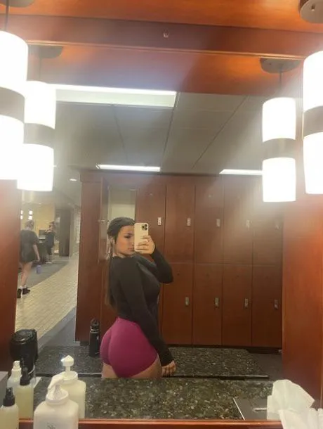 Just finished my gym workout posted by Julie_Hansenxo