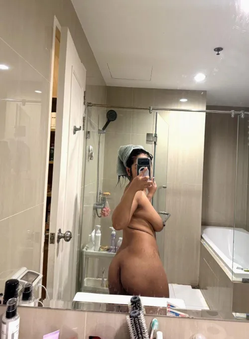 Just got out of the shower and feeling extra insecure about my thick body today… Do guys still find curvy Asian girls attractive when we're all natural? Y or N? by SunkissedBlissx