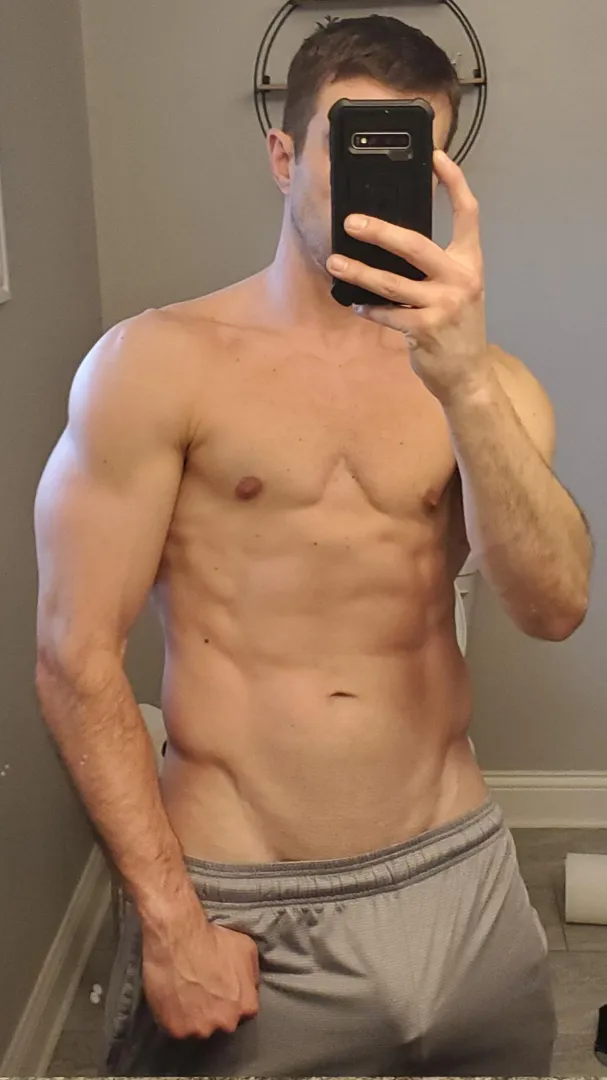 Just hangin around!  posted by Mr_HappyGoLuckee