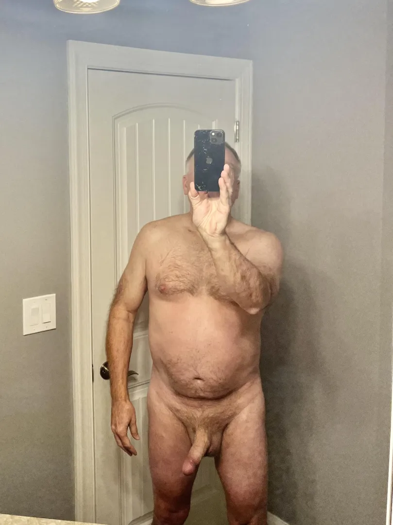 Just hanging out (64) posted by bearweather1