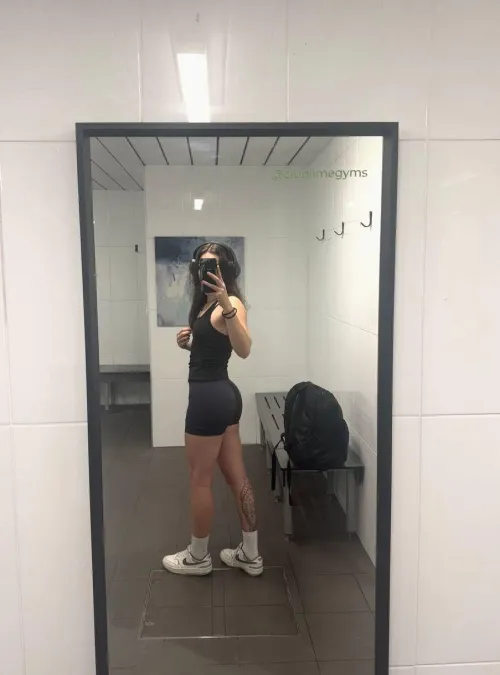 just here enjoying the day by Bunnyappleh