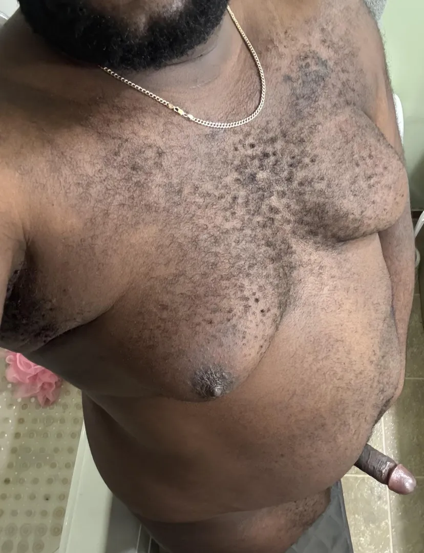 Just looking for a queen to appreciate all of this! DMs open! posted by ilimobigs