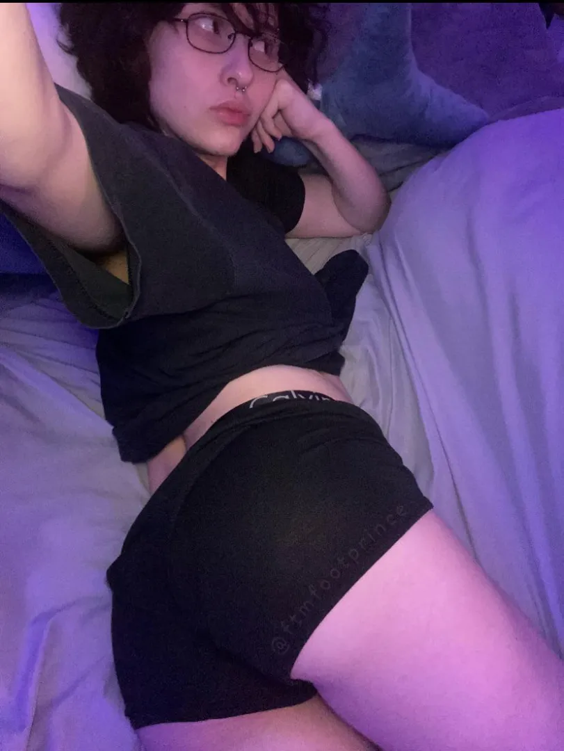 just lounging around posted by ftmfootprince