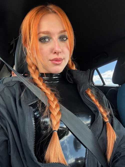 Just made a shooting at the windy beach (that’s why my hair is a mess) ☺️ by violet-latte