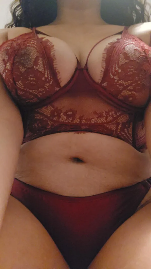 Just me and this red set tonight… alone... posted by Oz412