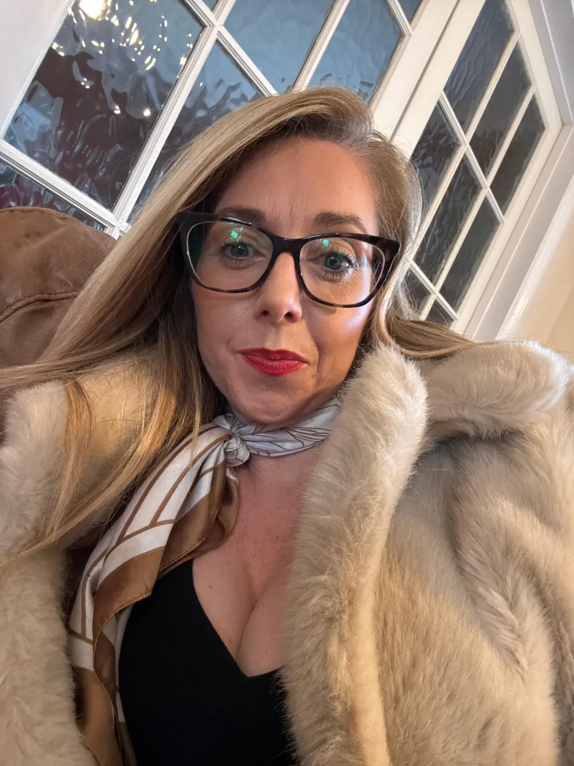 Just me with a simple selfie posted by Josie_Glass