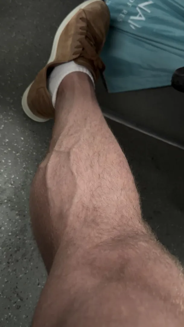 Just my little legs. What do you think? posted by Jimisagem1