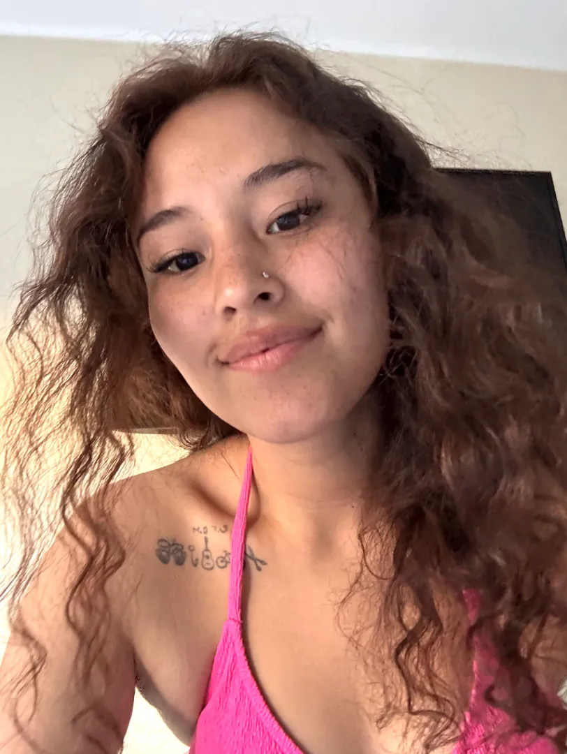 Just my natural cute selfie to keep you smiling posted by ScarlettsSecretDiary