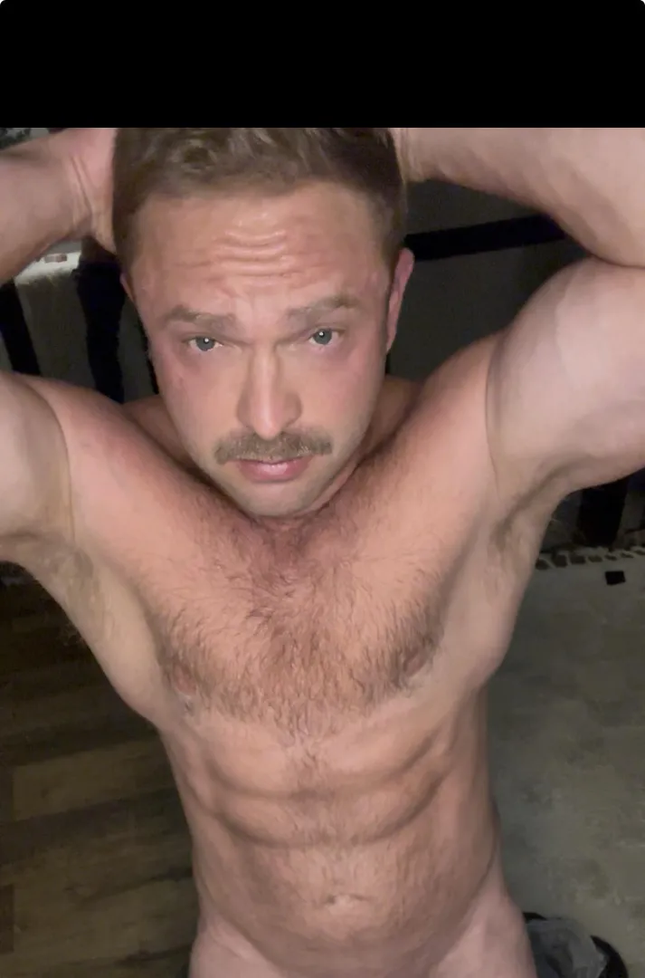 Just relaxing here in Los Angeles posted by Jimisagem1