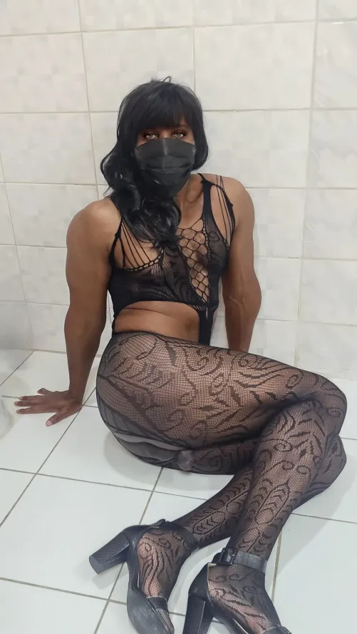 Just relaxing by tommytandom00