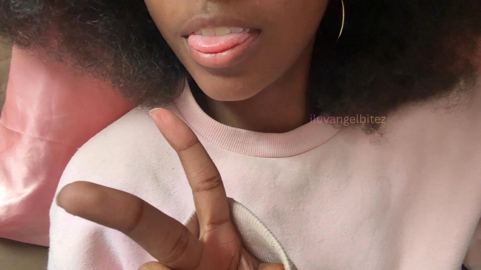 Just simple and cute today  posted by iluvangelbitez