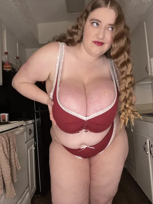 Just thinking about squeezing someones head between my tits  by amyftonight