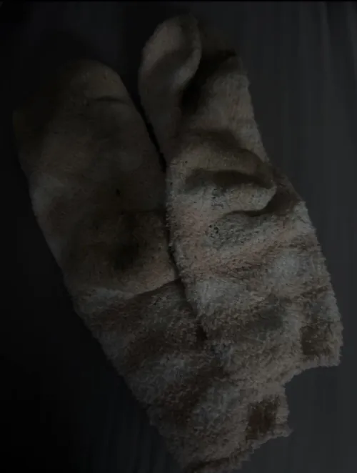 Just took them off after 5 days  stinky by stinkyfluffy_