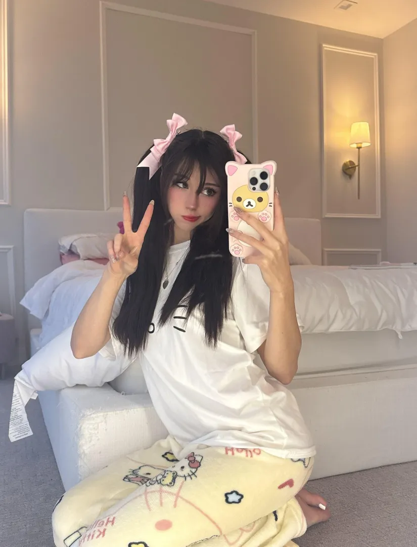 Just ur cute internet girlfriend posted by SugarBlussh