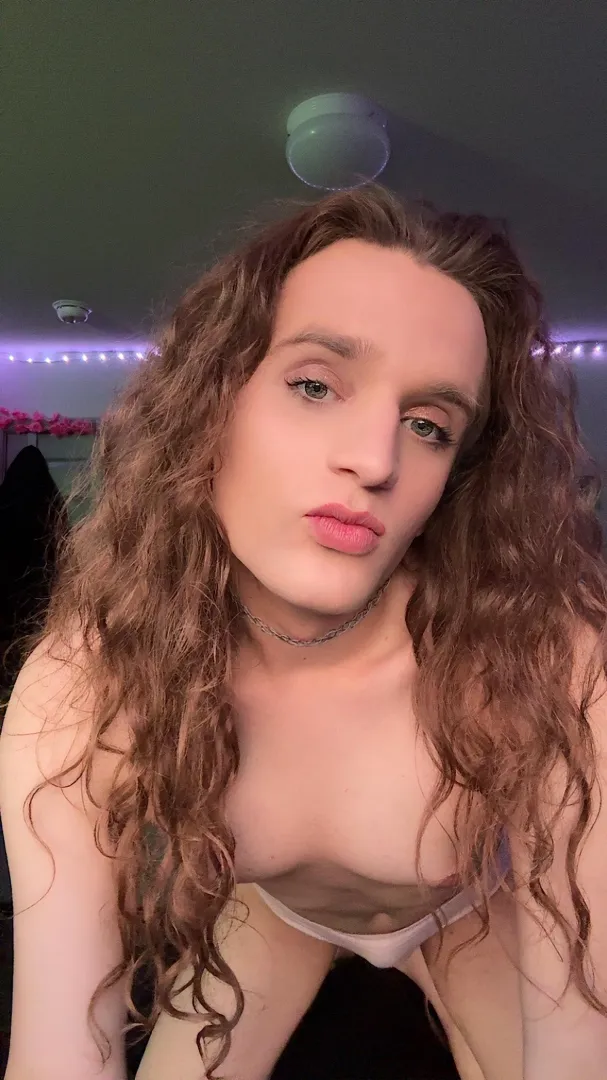 just waiting for someone to come behind me  posted by mortuarydollnsfw