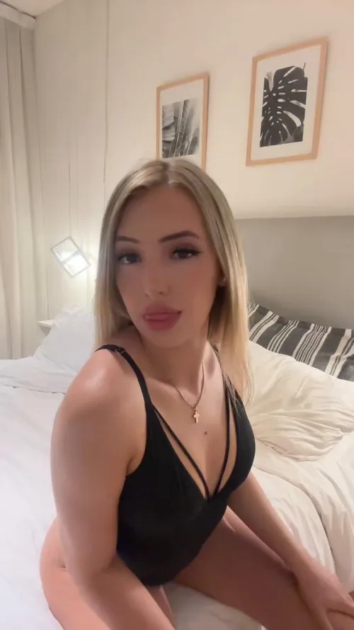 just want a friendly vibes by RosyLove33w