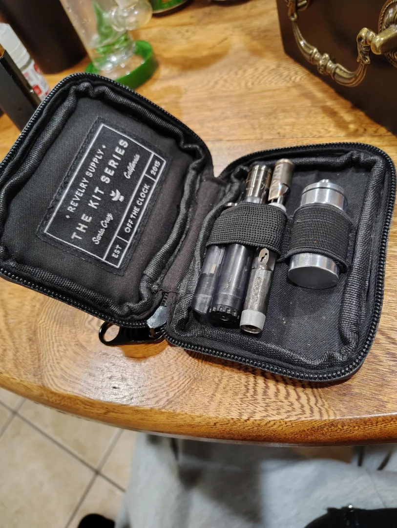 Just wanted to share another one of my little to go kits posted by 0The_Loner_Stoner0