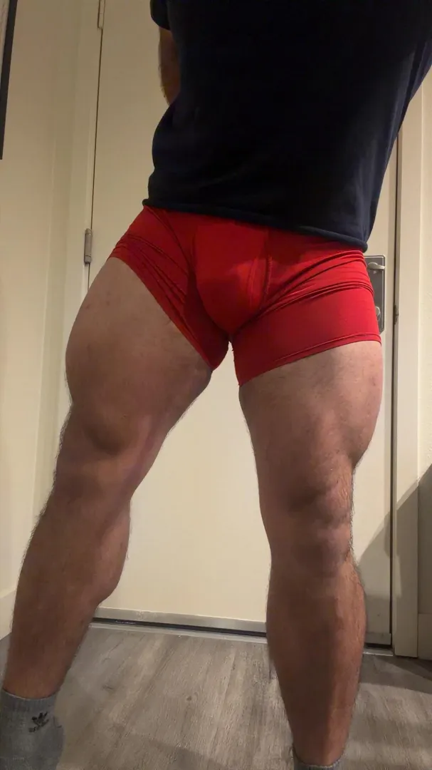 Just wanting to show off my quads [28] posted by robbyyy153