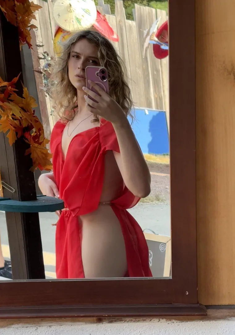 kajira selfie. nobody at the renn faire recognized the camisk  posted by quool_dwookie