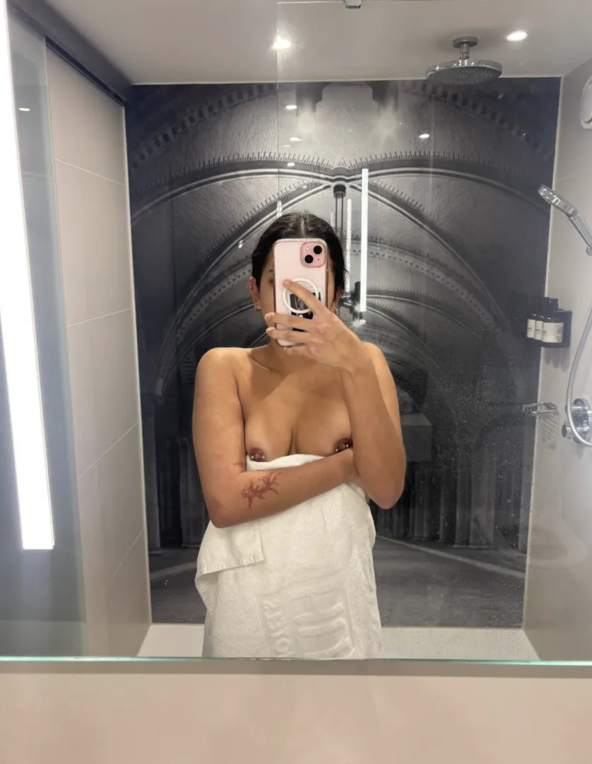 kan du hålla mig sällskap här? posted by Happy-girl07