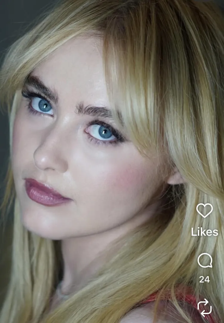 Kathryn Newton posted by WillyNilly1997