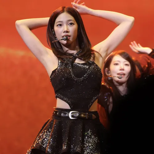 Kazuha - LE SSERAFIM by KyeodeurangiMerchant