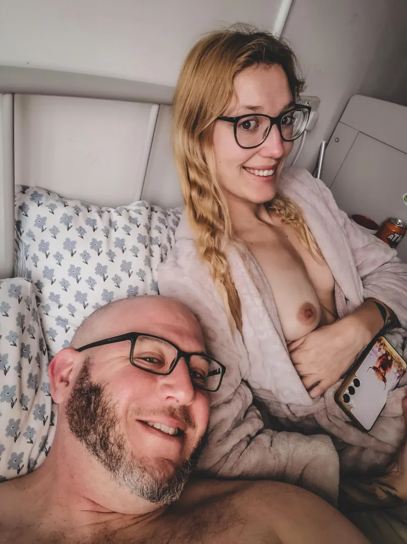 Keep it simple... chilling with one bob out ‍♂️ posted by thenerdcouple22