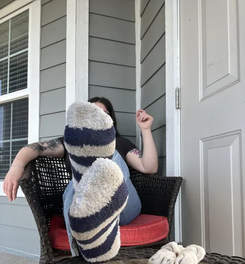 Keep your face  there stupid. Slow and deep breaths. by janejaneee