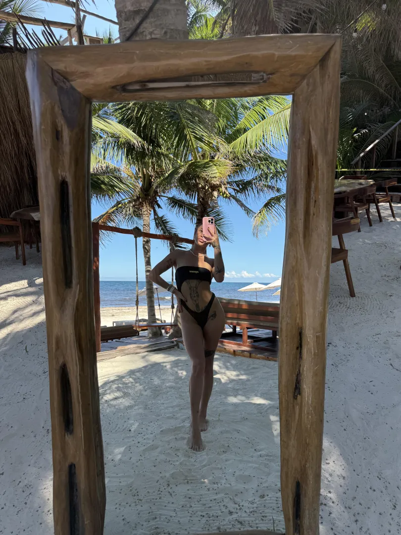 keeping it chic under the heat posted by Fantastic_Fan9375