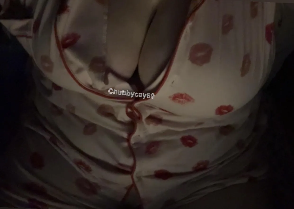 Kiss and suck them  posted by Chubbycay69