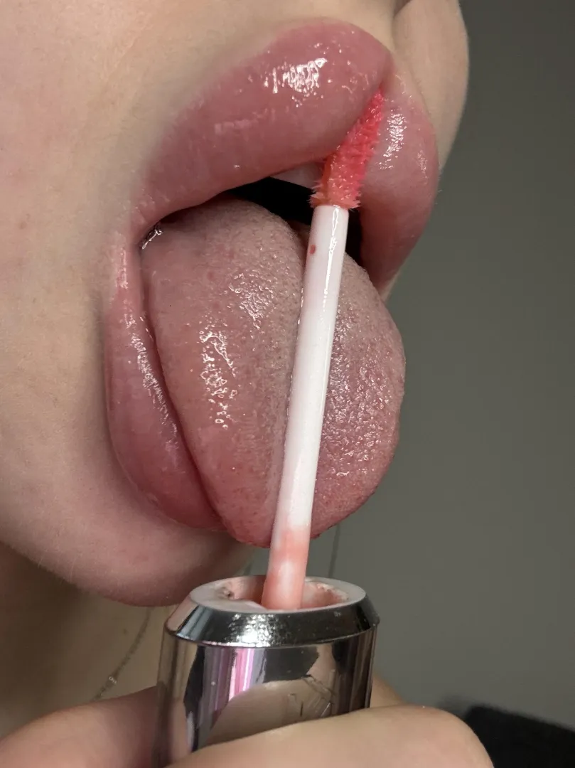 Kiss my fake lips posted by Well_Iam_Jully