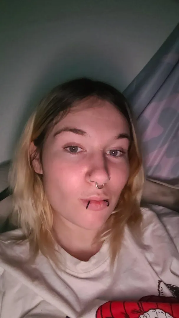 Kiss my pierced lips posted by sinning_angel6