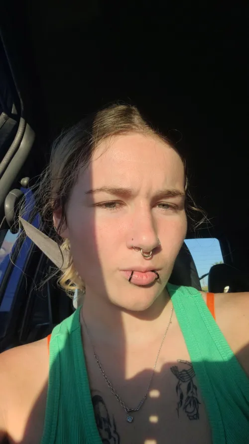 Kiss My pierced lips by sinning_angel6