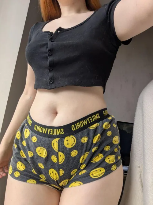 Kiss my tummy by pixiiie_chloe